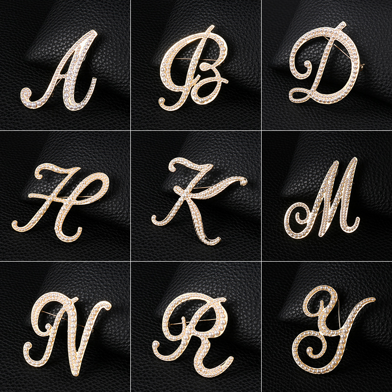 Embroidery Letter M - İngilizce harfler A-Z inci broş Metal