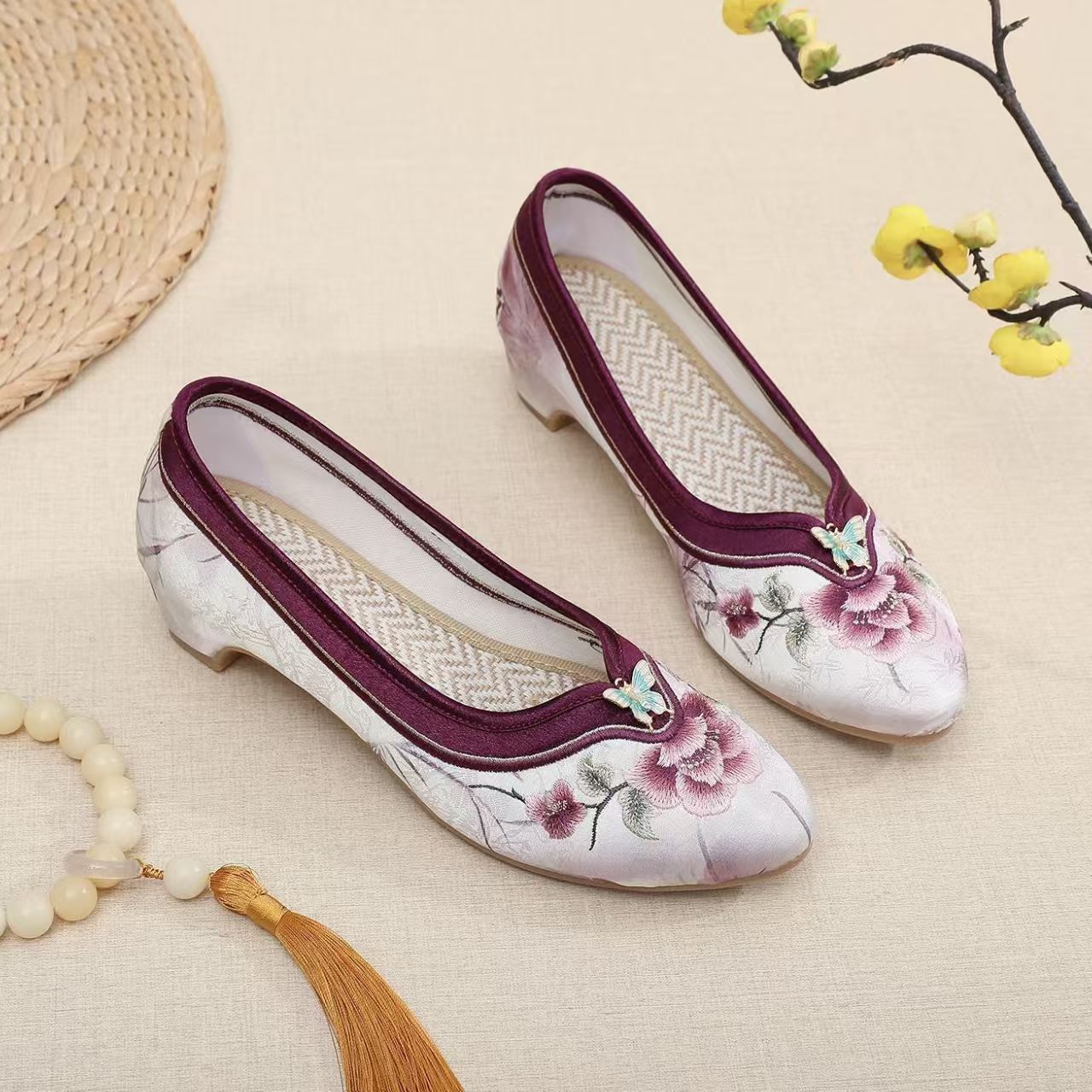 Kadın Düşük Topuklu İşlemeli C - Embroidery Shoes incelemesi ve fiyatı